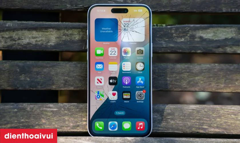 Chỉ có lớp kính ngoài cùng bị tổn thương do va chạm