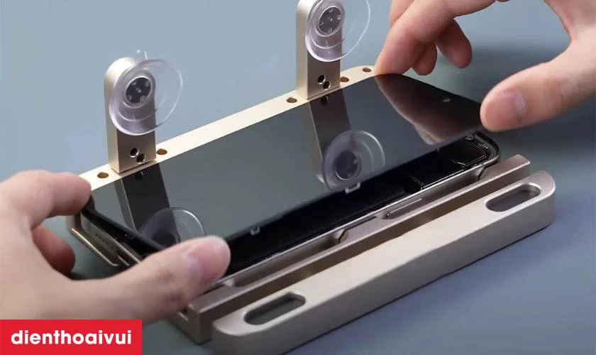 Thay ép kính iPhone SE 2022 là gì?