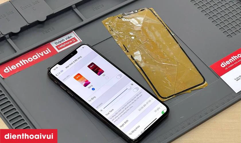 Thay ép kính iPhone X là gì?