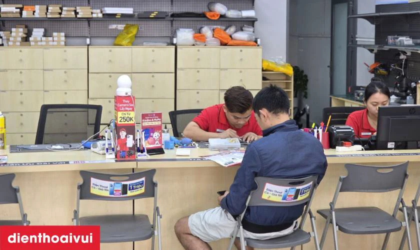 Có nên thay ép kính iPhone X không?