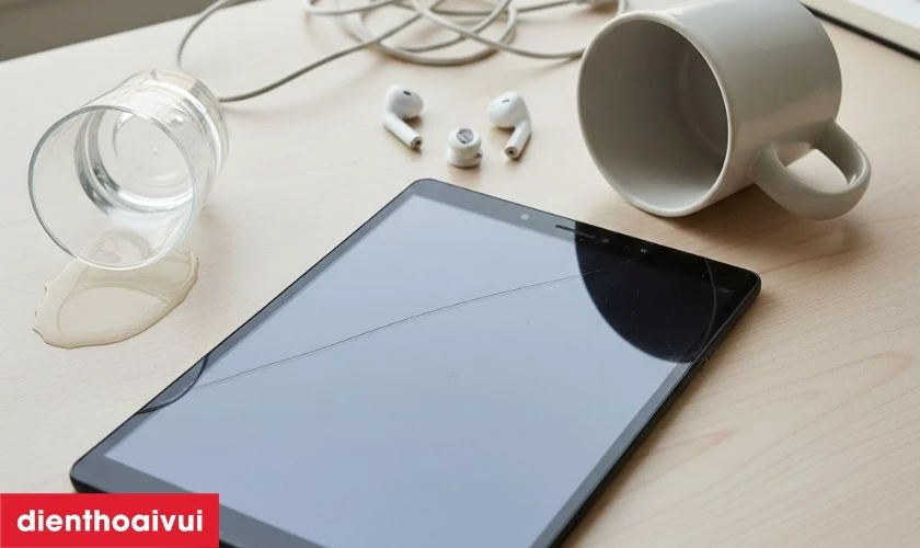 Nguy&ecirc;n nh&acirc;n mặt k&iacute;nh Lenovo Tab M10 X306X bị hư hỏng