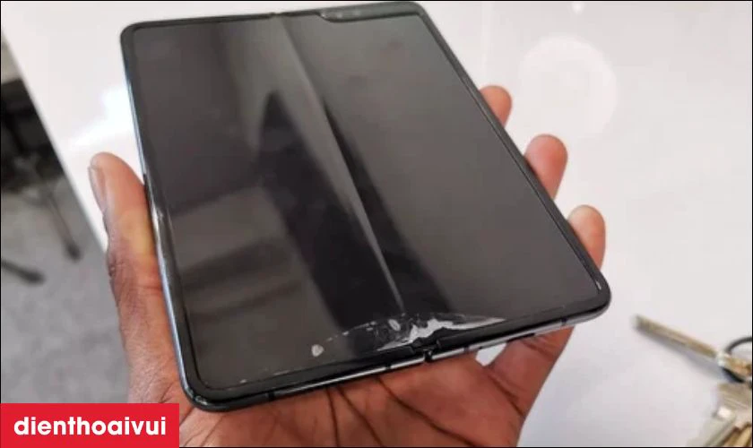 Những lưu ý trước khi thay ép kính mặt trong Samsung