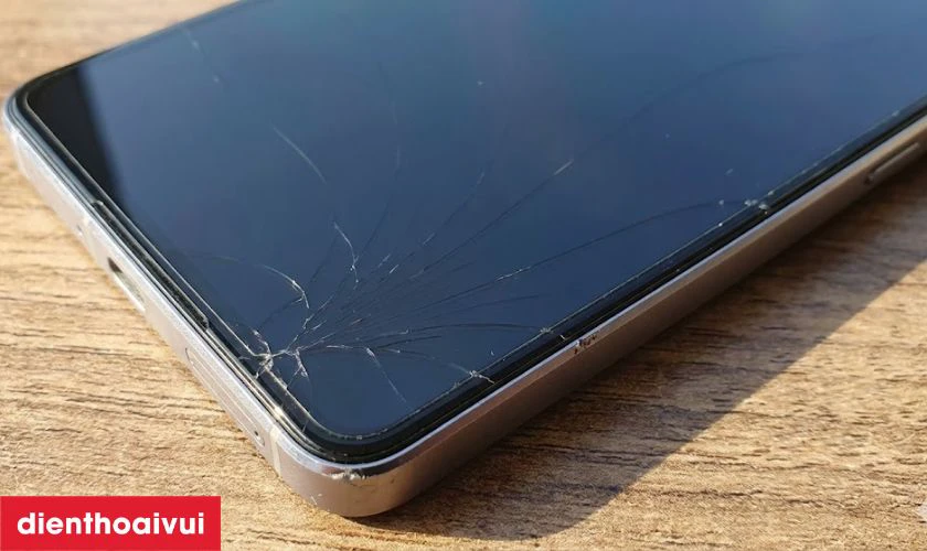 Dấu hiệu n&agrave;o bạn cần thay &eacute;p k&iacute;nh Nubia Z60S Pro?