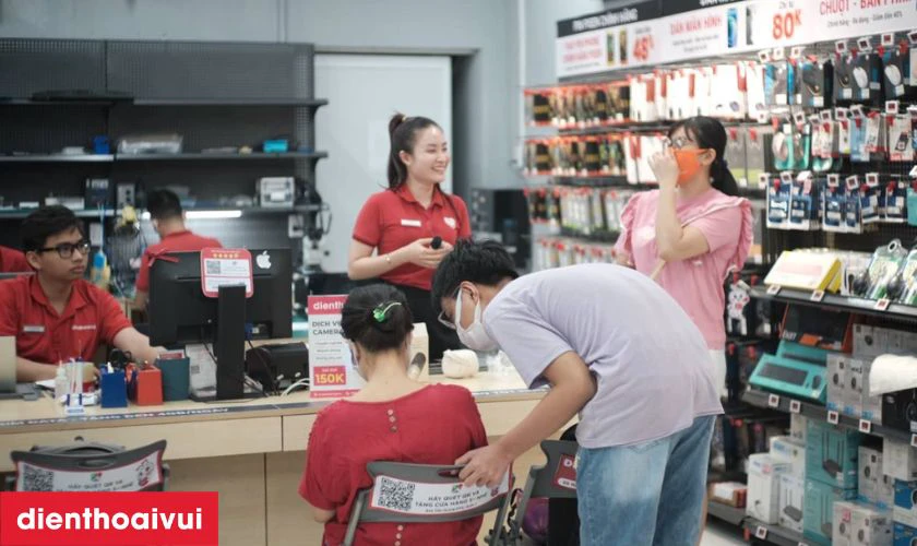 Cửa h&agrave;ng thay &eacute;p k&iacute;nh Nubia Z60S Pro uy t&iacute;n, lấy liền tại TPHCM v&agrave; H&agrave; Nội ở đ&acirc;u?