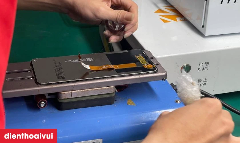 Thay ép kính minh bạch, chuyên nghiệp tại Điện Thoại Vui