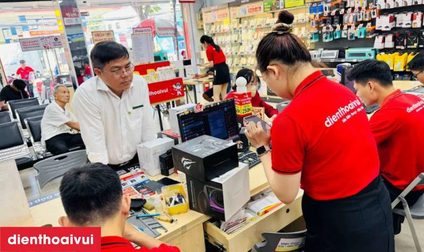 Quy trình thay ép kính Oppo A5 Pro chuyên nghiệp tại Điện Thoại Vui