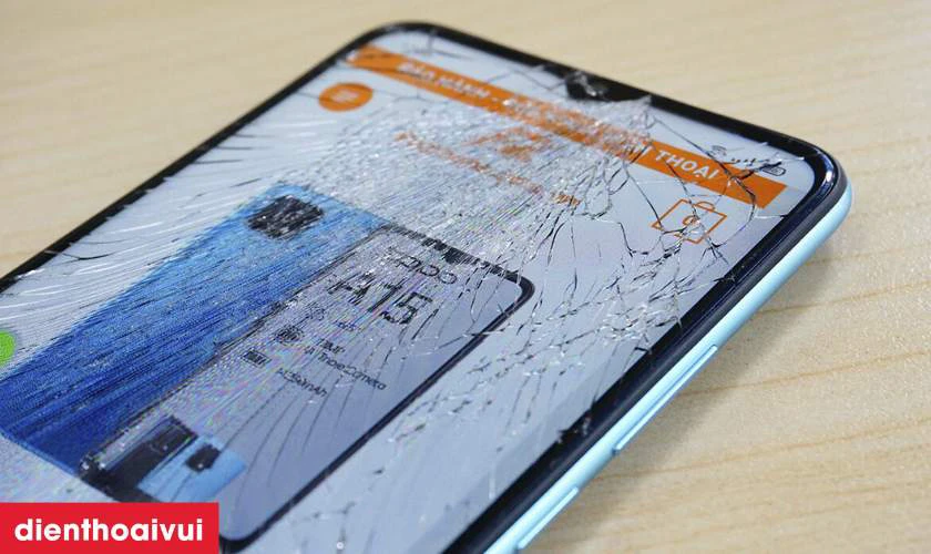 Dấu hiệu nào bạn cần thay ép kính Oppo F23?