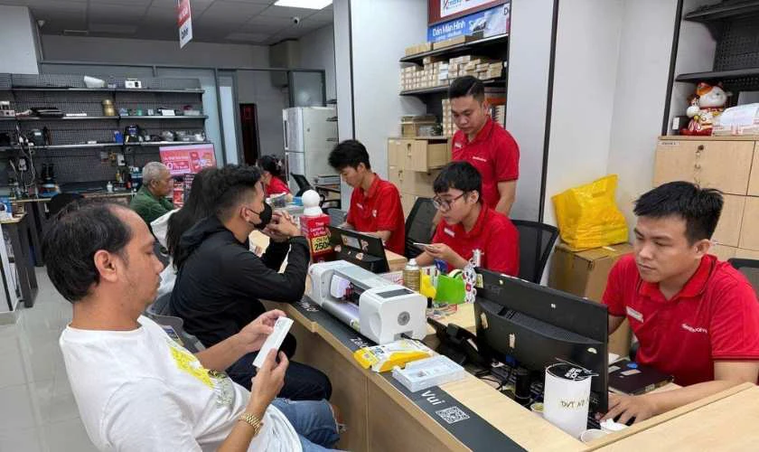 Tại sao nên chọn thay ép kính OPPO Quận Gò Vấp tại Điện Thoại Vui?