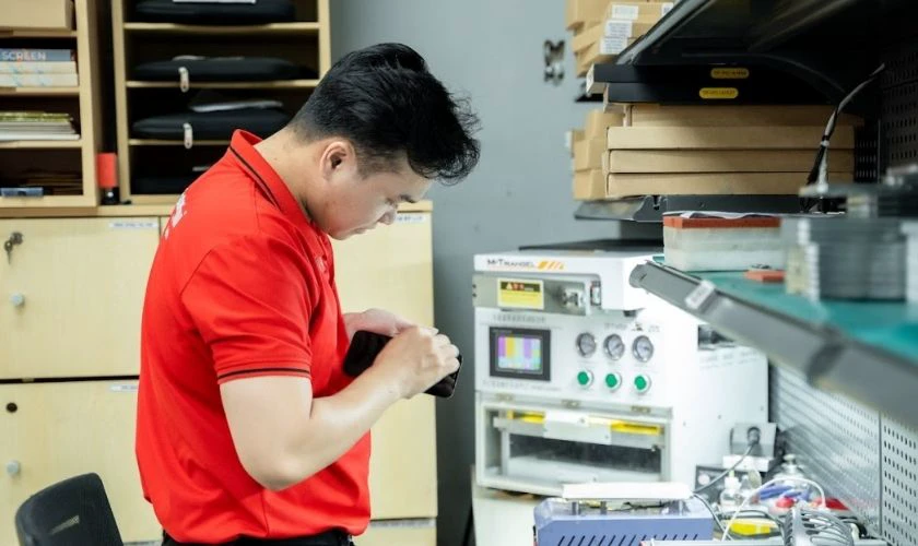 Quy trình thay ép kính OPPO tại Điện Thoại Vui