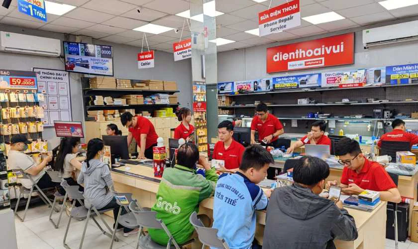 Tại sao n&ecirc;n chọn thay &eacute;p k&iacute;nh OPPO Quận T&acirc;n B&igrave;nh tại Điện Thoại Vui?