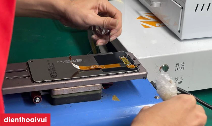 Quy trình thay ép kính Oppo Reno 14 Pro chuyên nghiệp tại Điện Thoại Vui