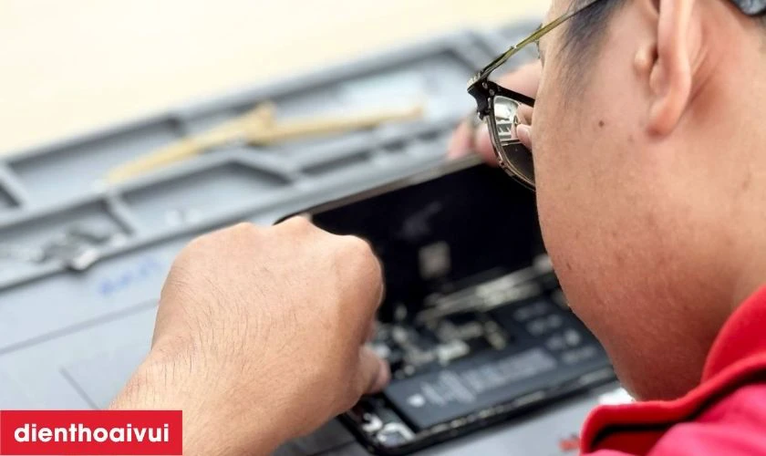 Cửa hàng thay ép kính Poco M5S ở đâu uy tín, lấy liền lại TPHCM và Hà Nội
