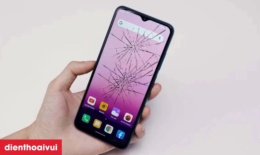 Trầy xước màn hình là dấu hiệu cần cân nhắc thay ép kính mới