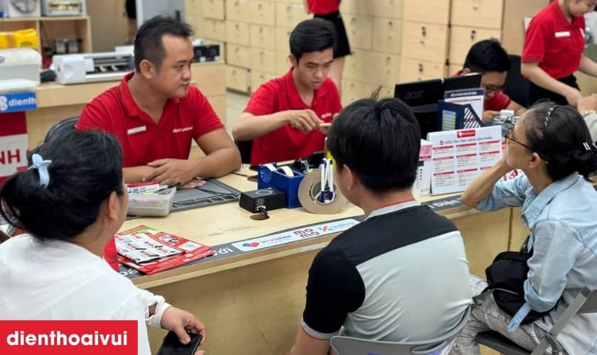 Dịch vụ thay ép kính POCO X6 Pro chính hãng, lấy liền tại Điện Thoại Vui
