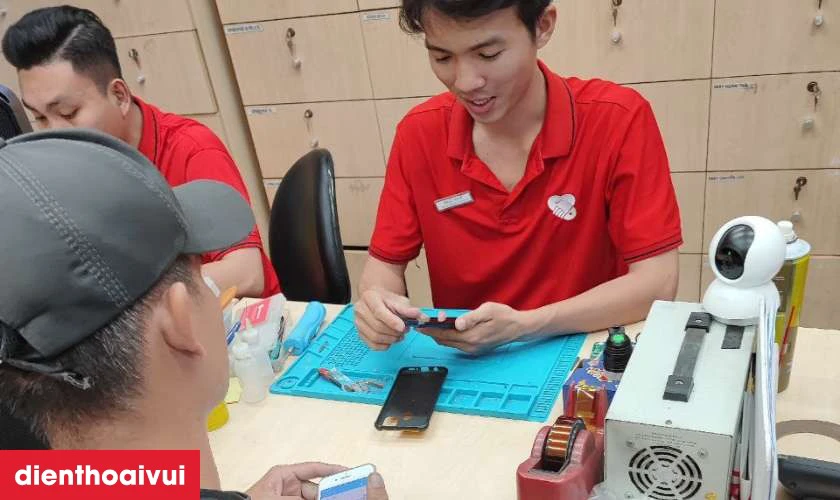 Dịch vụ thay ép kính Realme 11 Pro chính hãng