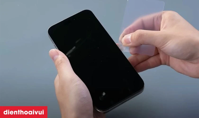 Các dấu hiệu nhận biết bạn cần thay ép kính Realme 12 mới