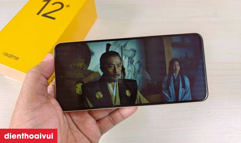 Những lưu ý trước khi thay ép kính Realme 12