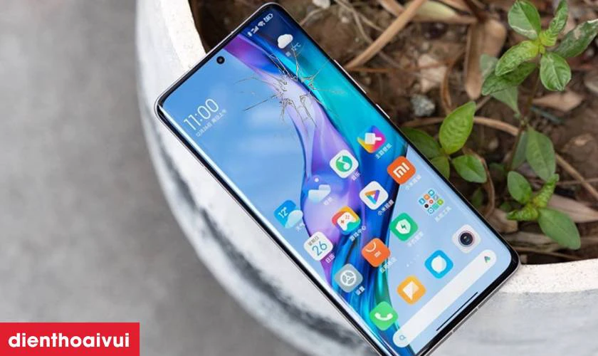 Nguyên nhân mặt kính Realme 12 Pro Plus bị hư hỏng