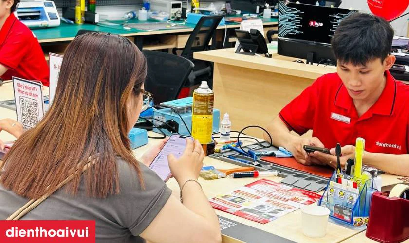 Quy trình thay ép kính Realme minh bạch tại Điện Thoại Vui