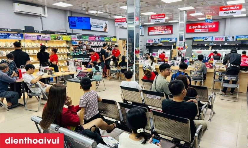 Địa chỉ thay ép kính Realme 13 Plus uy tín, lấy liền tại TPHCM và Hà Nội ở đâu?