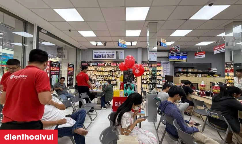 Dịch vụ thay ép kính Realme 9 Pro Plus chính hãng