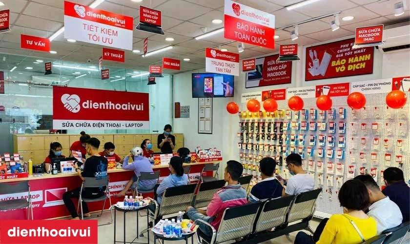 Cửa h&agrave;ng thay &eacute;p k&iacute;nh Realme C61 uy t&iacute;n, lấy ngay tại TPHCM v&agrave; H&agrave; Nội ở đ&acirc;u?