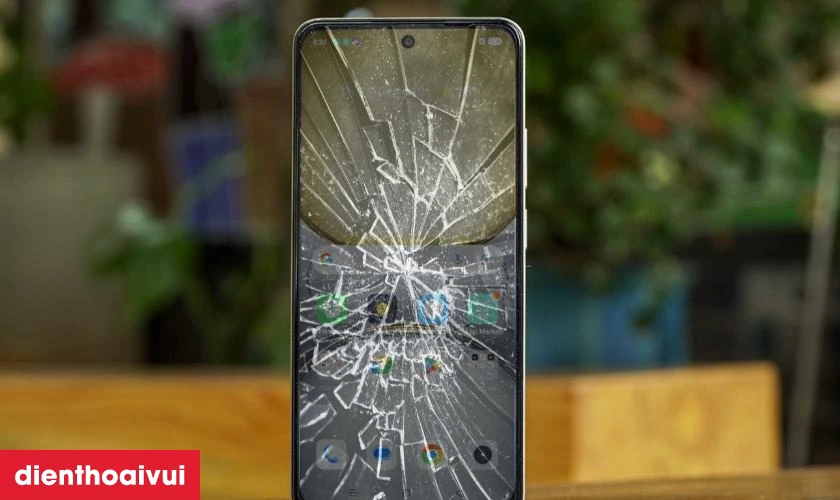 Trường hợp nào bạn cần thay ép kính Realme C75 4G ?