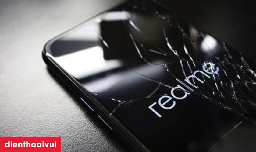 Nguyên nhân mặt kính điện thoại Realme GT 5G bị vỡ