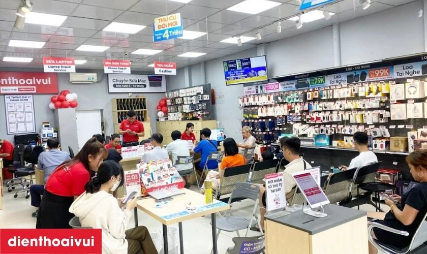 Cửa hàng thay ép kính Realme GT Master uy tín, lấy liền tại TPHCM và Hà Nội ở đâu?