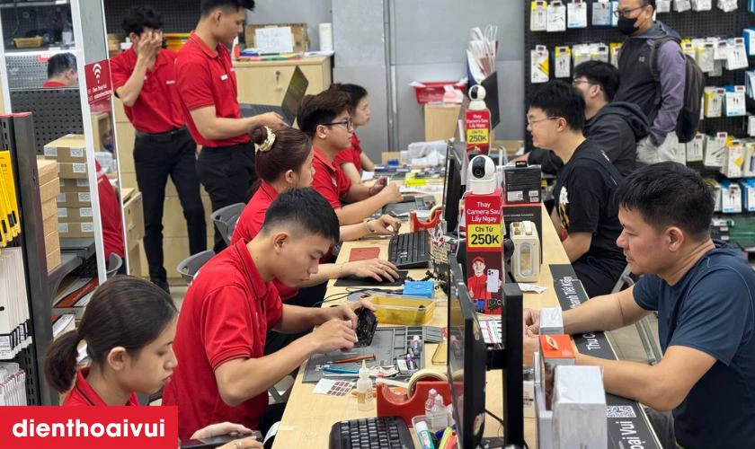 Quy trình sửa chữa minh bạch lấy liền tại Điện Thoại Vui