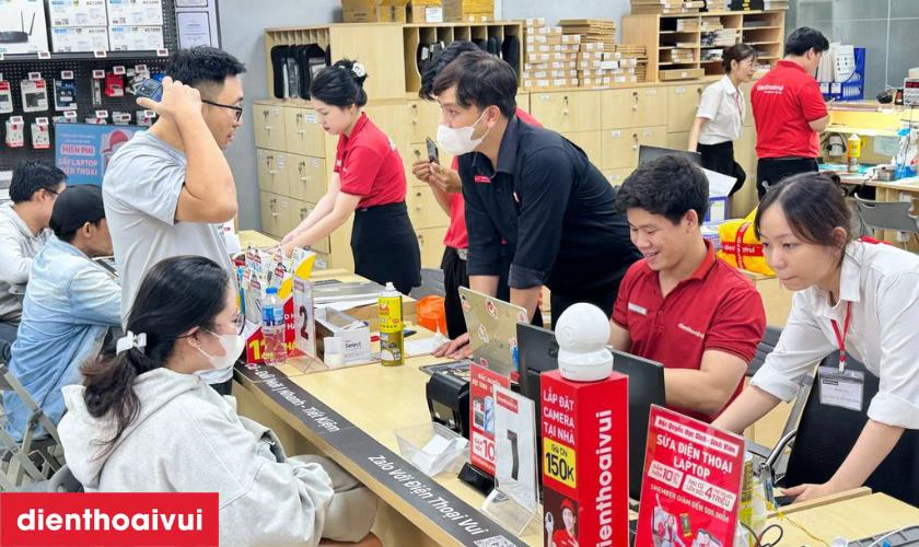 Quy trình sửa chữa minh bạch lấy liền tại Điện Thoại Vui