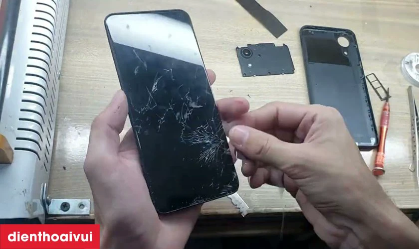 Khi nào bạn cần thay ép kính Samsung Galaxy A05?