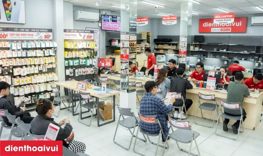 Nhân viên Điện Thoại Vui luôn nhiệt tình và tư vấn chính xác
