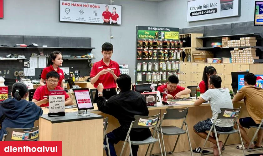 Quy trình thay ép kính Samsung Galaxy M54 minh bạch lấy liền tại Điện Thoại Vui