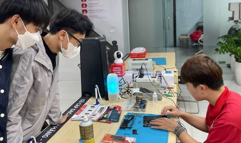 Quy trình thay ép kính Samsung Quận Đống Đa tại Điện Thoại Vui