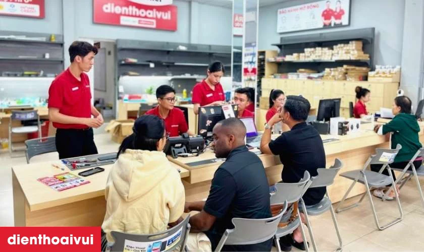 Địa chỉ thay &eacute;p k&iacute;nh Tecno Pova 2 uy t&iacute;n, lấy liền tại TPHCM v&agrave; H&agrave; Nội ở đ&acirc;u?