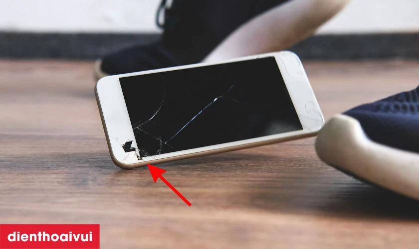 Rơi rớt và va đập là nguyên nhân hàng đầu gây vỡ kính