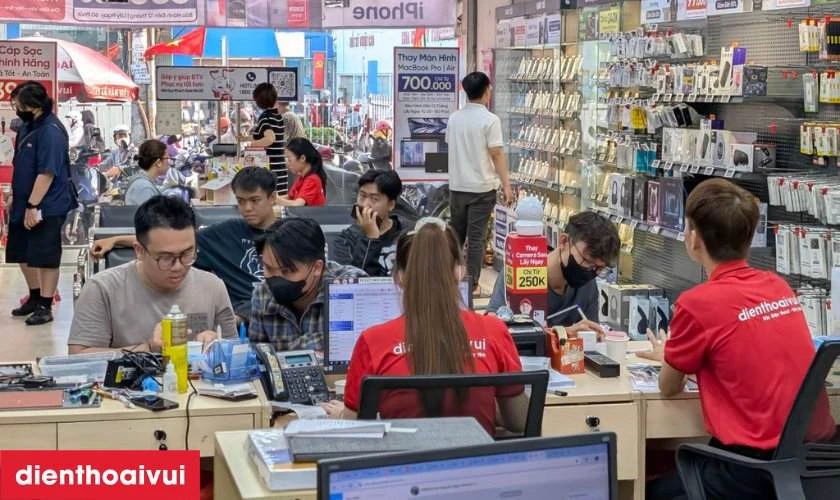 Kỹ thuật viên tay nghề cao, được đào tạo bài bản