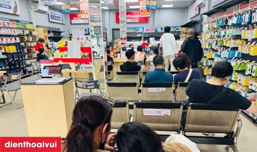 Cửa hàng thay ép kính Xiaomi Poco C75 uy tín, lấy liền, giá rẻ tại TPHCM và Hà Nội ở đâu?