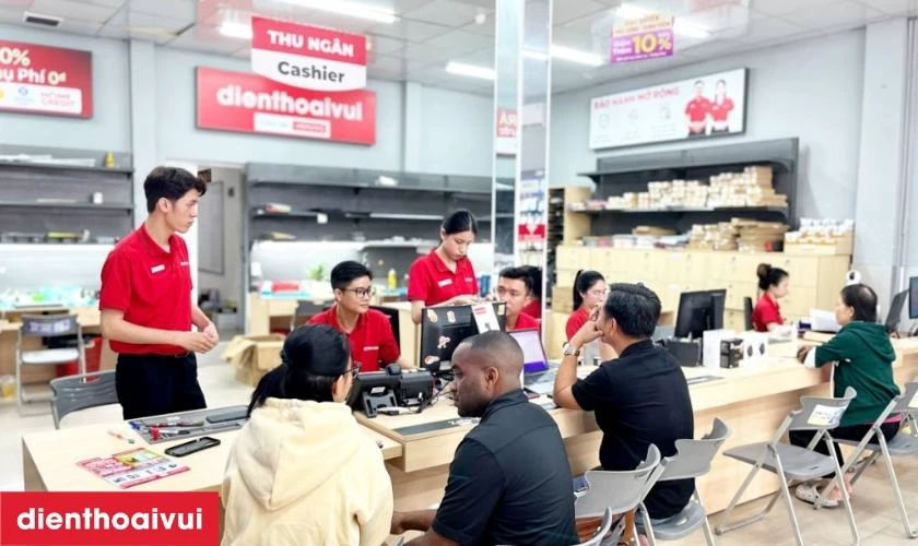 Quy tr&igrave;nh thay &eacute;p k&iacute;nh Xiaomi chuy&ecirc;n nghiệp, lấy liền tại Điện Thoại Vui