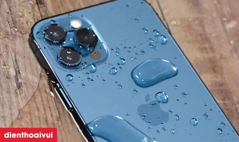 Nguy&ecirc;n nh&acirc;n khiến IC sạc thay IC sạc iPhone 13 Pro bị hư hỏng