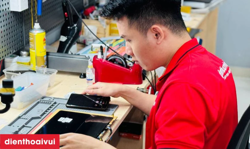 Quy trình thay kính cảm ứng iPad tại Điện Thoại Vui