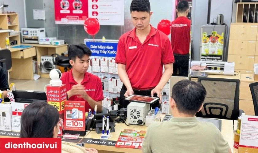 Sau khi thay k&iacute;nh, iPad Mini 3 được test lại cảm ứng