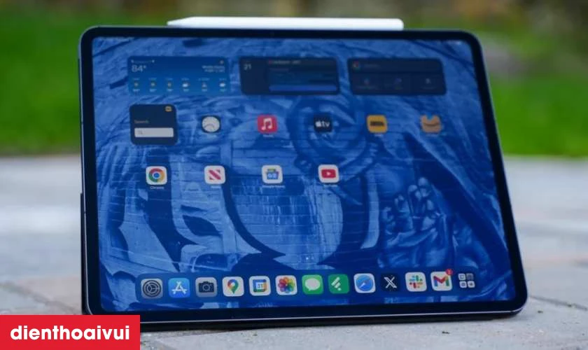 C&aacute;c dấu hiệu nhận biết bạn cần thay k&iacute;nh cảm ứng iPad Pro M5 13 2025 ch&iacute;nh h&atilde;ng Feaglet mới