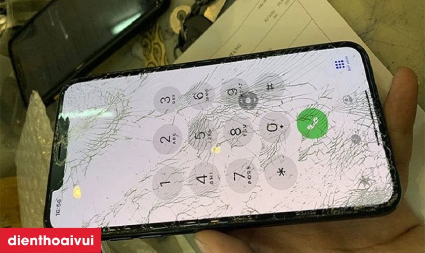 Các trường hợp nhận biết bạn cần thay kính cảm ứng iPhone 11 Pro chính hãng Feaglet mới