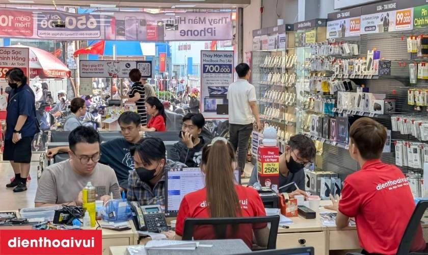 Tất cả linh kiện thay thế đều mới, nguyên hộp và chính hãng