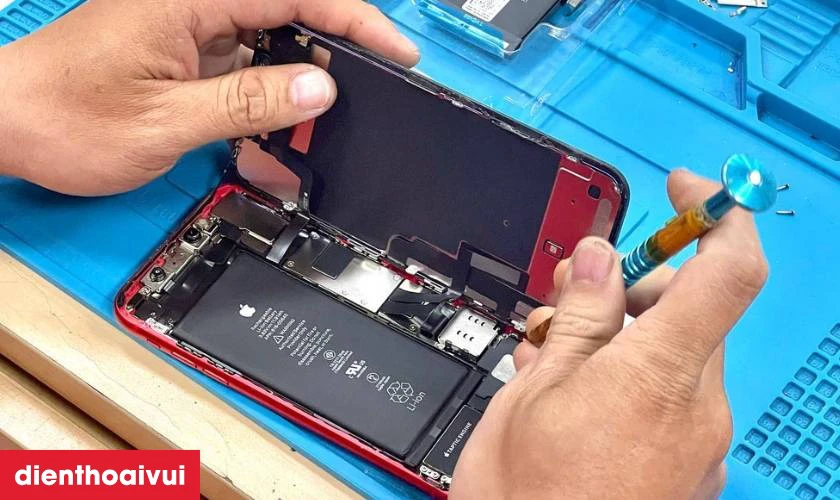 Cửa hàng thay kính cảm ứng iPhone 11 Pro Max chính hãng Feaglet ở đâu uy tín