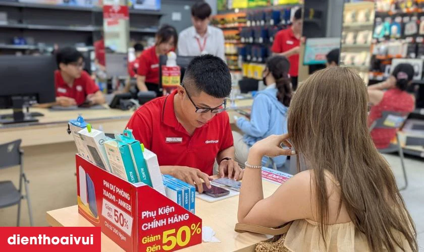 Quy trình thay kính cảm ứng iPhone 12 chính hãng Feaglet tại Điện Thoại Vui