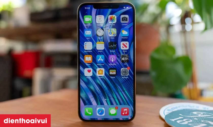 Các dấu hiệu nhận biết bạn cần thay kính cảm ứng iPhone 12 Pro chính hãng Feaglet mới
