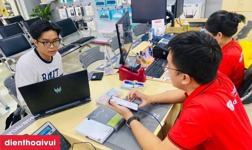 Cửa hàng thay kính cảm ứng iPhone 14 Pro Max chính hãng Feaglet ở đâu uy tín